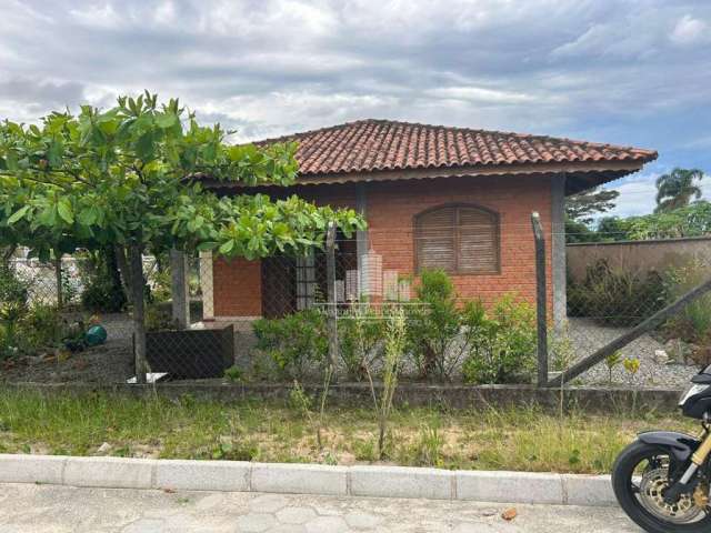 Casa com 3 quartos à venda na Loteamento Jardim Curitiba, Praia do Ervino, São Francisco do Sul, 127 m2 por R$ 420.000