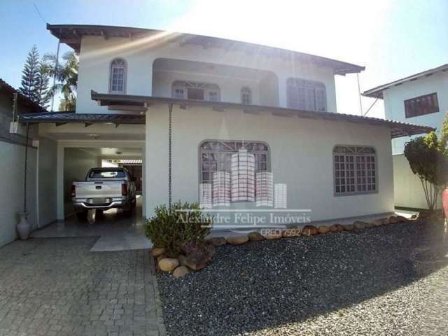 Casa com 3 quartos à venda na Rua João da Costa Júnior, 120, Boehmerwald, Joinville por R$ 1.200.000