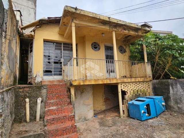 Casa com 2 quartos à venda na Rua Felisbino dos Santos, 287, Chácara Inglesa, São Paulo por R$ 310.000