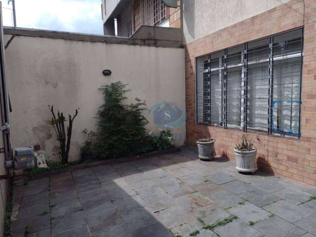 Sobrado a venda com 4 dormitórios, sendo uma suíte, com 3 vagas no Jardim da Glória