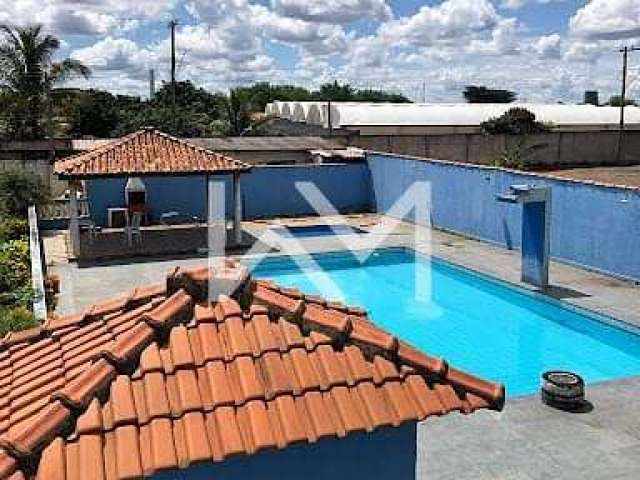 Descubra o Encanto! Linda Chácara Rural com 1.000m² de Terreno e 160m² de Área Construída, 7 Dormit