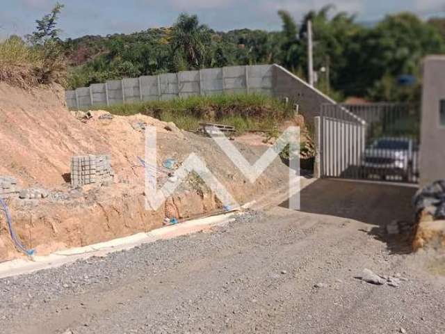 Excelente Terreno de 972m² , Loteamento novo,  , com água,  luz  na Estrada do Jaguari Santa isabel