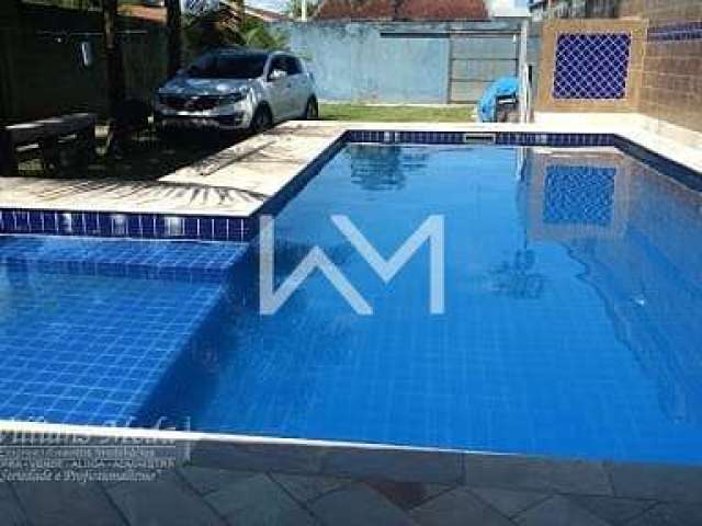 **Excelente Sobrado à Venda com Piscina em Itanhaém - 4 Dormitórios em Nova Itanhaém