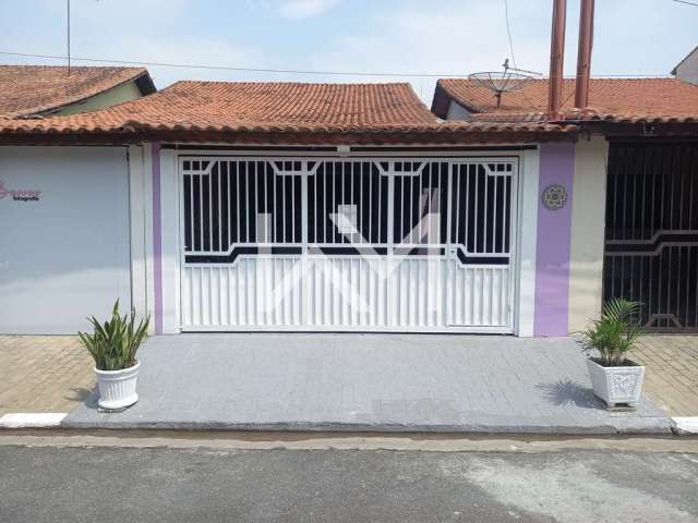 Oportunidade de Casa térrea à venda a poucos metros do Bosque Maia, no Parque Renato Maia, Guarulho