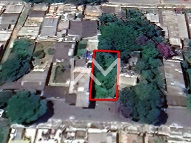 **Título: Vende-se Terreno de 300 m² no Jardim Aracilia - Localização Estratégica**