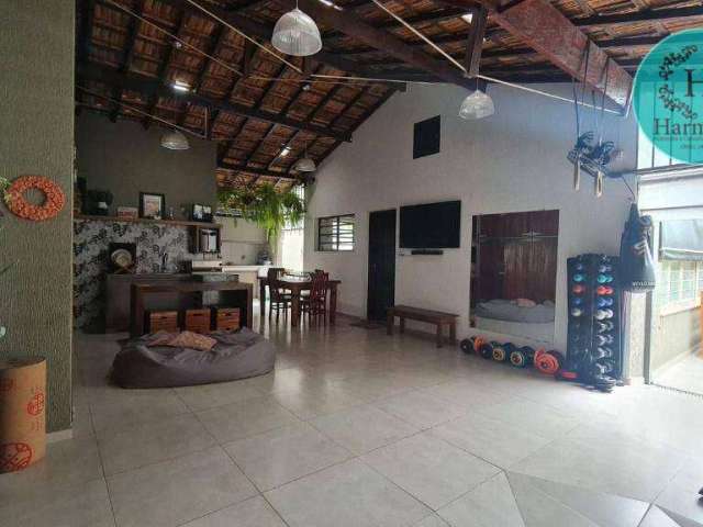 Casa com 3 dormitórios à venda, 176 m² por R$ 824.000,00 - Vila Naly - Caçapava/SP