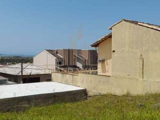 Terreno a venda no Condomínio dos Pássaros com 300m²