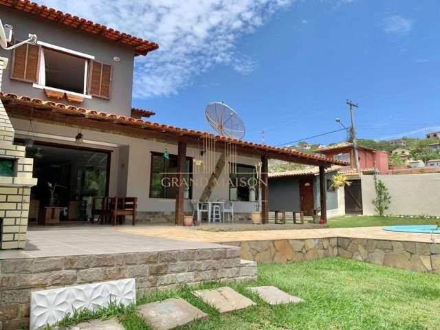 Casa à venda em Cabo Frio com piscina