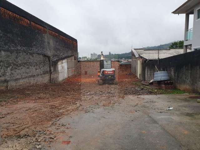 Terreno à venda no Real Parque, São José  por R$ 350.000