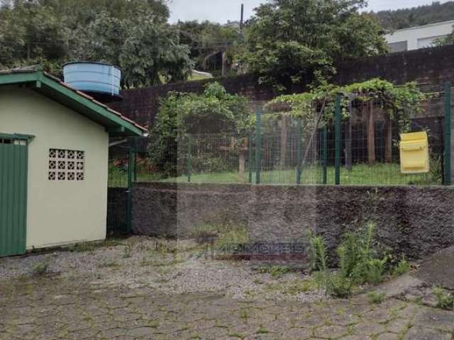 Terreno à venda no Itacorubi, Florianópolis  por R$ 1.900.000