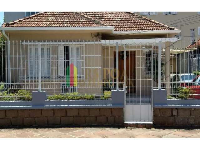 Casa com 3 quartos à venda na Rua Afonso Pena, 210, Azenha, Porto Alegre por R$ 590.600