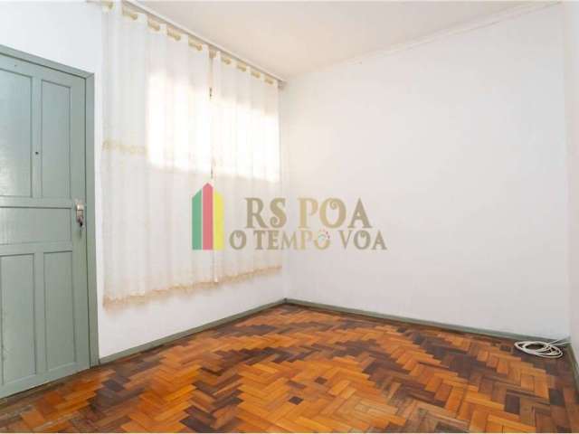 Apartamento com 1 quarto à venda na Avenida Paraná, 2392, São Geraldo, Porto Alegre por R$ 128.000