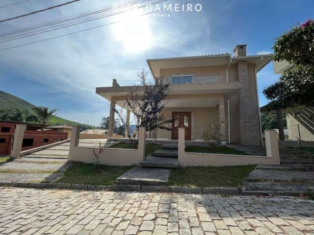 Casa em condomínio à venda no bairro Vargem Grande, Teresópolis- RJ