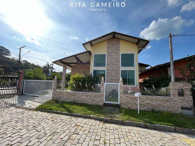 Casa linear em condomínio fechado- Vargem Grande, Teresópolis-RJ