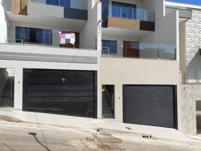 Casa triplex luxo no bairro Lagoa Santa.