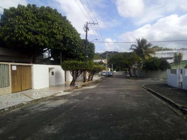 Casa com 7 quartos, 300m², à venda em Recife, Barro