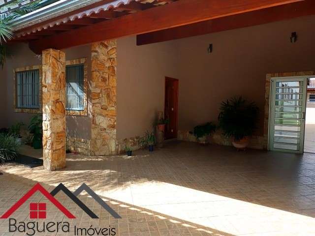 Casa com 3 quartos à venda na Rua Alfredo Ungaro, 66, Jardim Vera Cruz, Jundiaí, 172 m2 por R$ 795.000