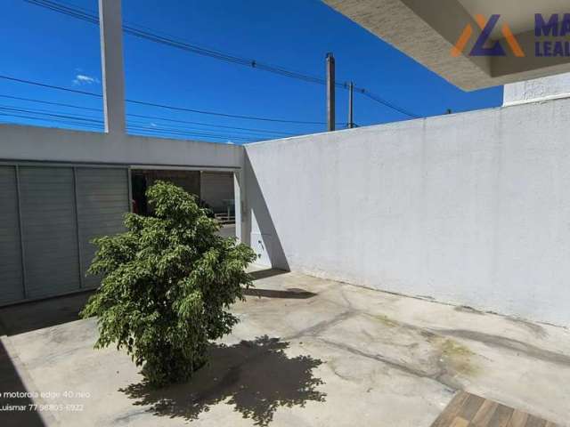 Casa de 2 quartos grandes sendo 1 suíte, garagem para 2 carros, cozinha, área de serviço, banheiro social, com uma área útil de 64m² e área total 150 m2 por R$ 290.000,00