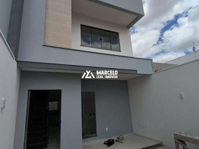 Vendo Casa tipo duplex com excelente acabamento de 3/4 sendo 01 suíte e apenas R