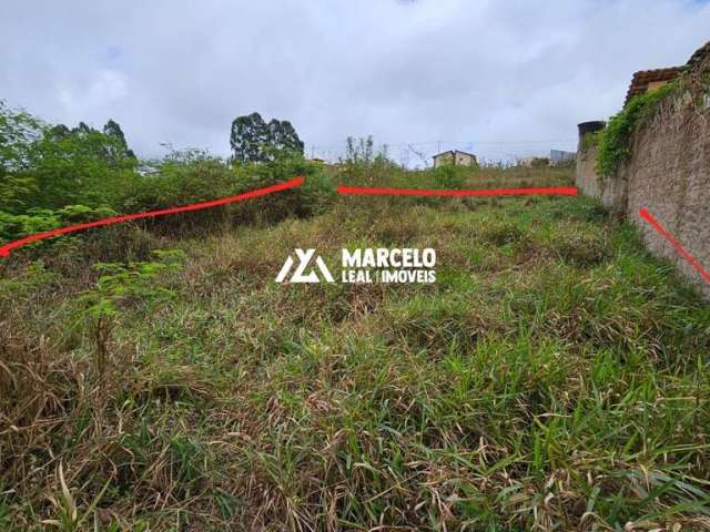 Lote a venda em rua asfaltada no Candeias com 360m² a poucos metros da Fainor em