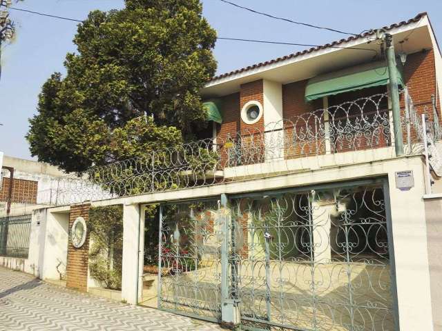 Sobrado com 3 dormitórios e churrasqueira à venda, 244 m² - Jardim Icatu - Votorantim/SP