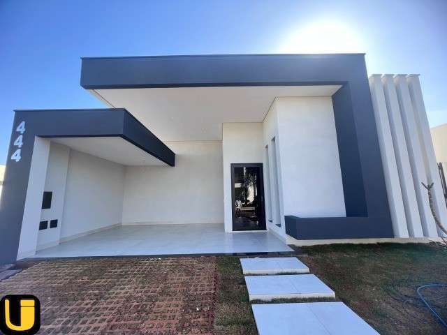 Casa Luxuosa com 3 suítes e armários planejados à venda em Condomínio na Zona Sul de Uberlândia!!!