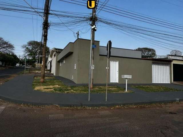 Imperdível oportunidade! Casa à venda em Uberlândia-MG, bairro Jaraguá, 2 quartos, 1 suíte, 2 salas, 2 banheiros, 2 vagas, 110m².