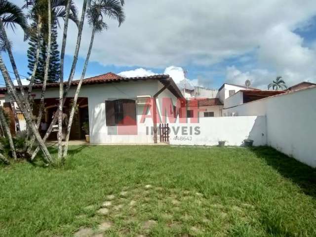 Casa com piscina na Praia  do Suarão em Itanhaém/SP