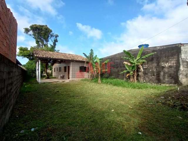 Casa à venda no bairro Umuarama - Itanhaém/SP