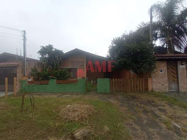 Casa à 250 metros da Praia do Suarão em Itanhaém