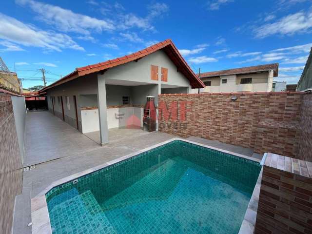 Casa com Piscina em Mongaguá