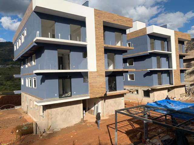 Duplex com 4 quartos à venda em Nova Gardênia - SP