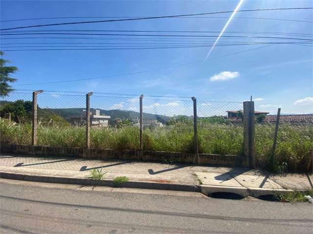 Terreno à venda em Vila Santa Helena - SP