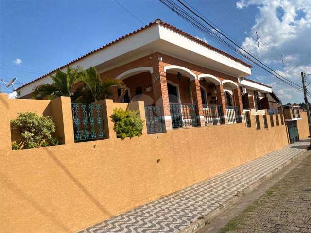 Casa com 3 quartos à venda em Centro - SP