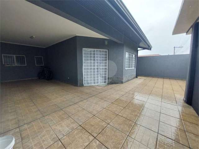 Casa com 3 quartos à venda em Centro - SP