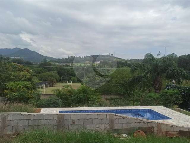 Casa em Construção no Condomínio Serra da Estrela em Atibaia