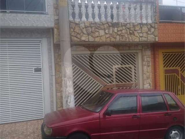 Casa de vila com 3 quartos à venda em Vila Curuçá - SP