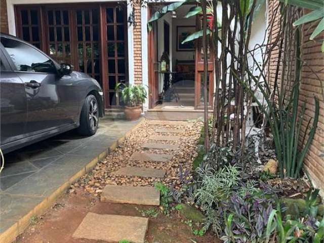 Casa térrea com 3 quartos para locação em Jardim Do Lago - SP