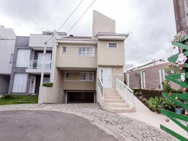 Casa em Condomínio no Pinheirinho de 370,00 m² com 4 quartos  - 94739.001-KD