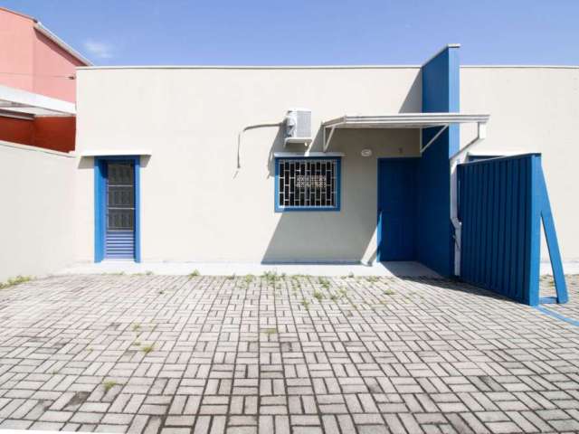 Casa com 2 dormitórios em Santa Felicidade