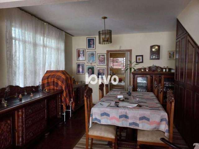 Casa de Vila na Vila Mariana, 1 vaga com 3 dormitórios, sala 2 ambientes, copa e cozinha, lavanderia e quintal.