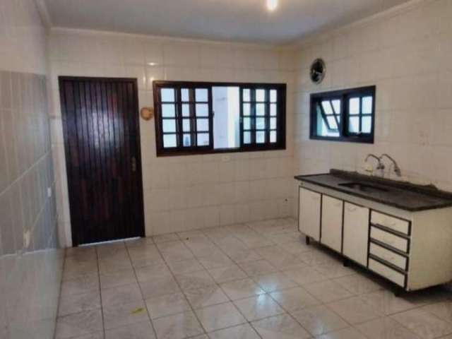 Casa com 3 suítes, 2 vagas de garagem cobertas no Carrão