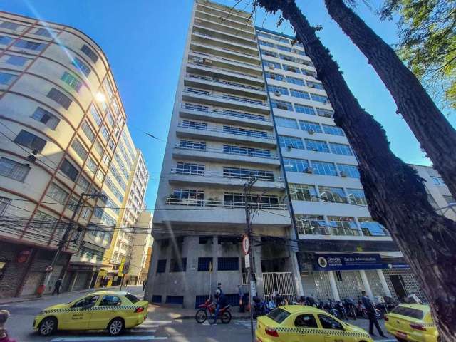 Apartamento com 4 quartos à venda na Rua Marechal Deodoro, Centro, Juiz de Fora, 241 m2 por R$ 780.000