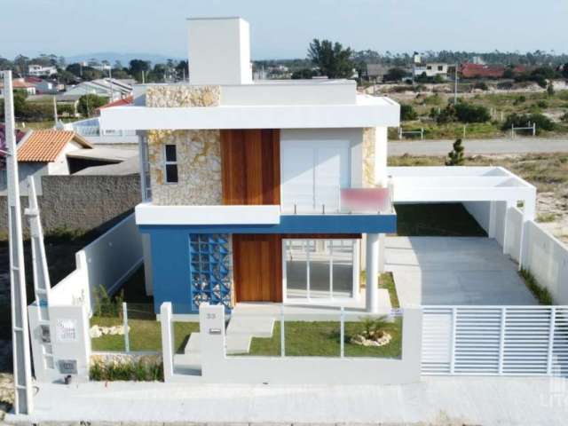 Casa Alto Padrão com Piscina no Bairro Turimar