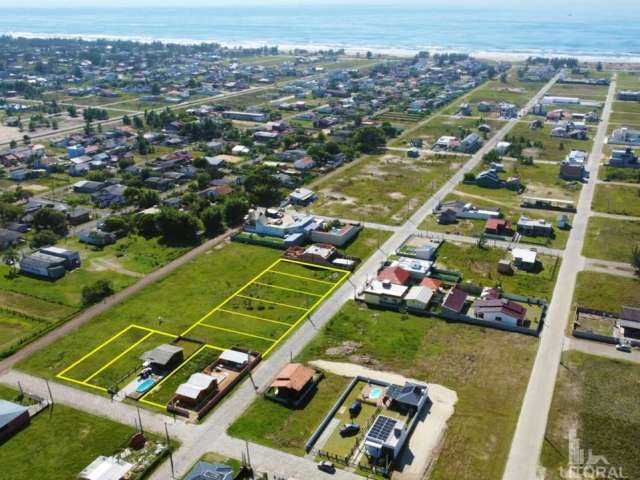 Terrenos com pagamento PARCELADO na área central de Balneário Gaivota/SC