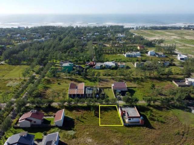 Seu terreno próximo do MAR e da LAGOA, em Balneário Gaivota/SC.