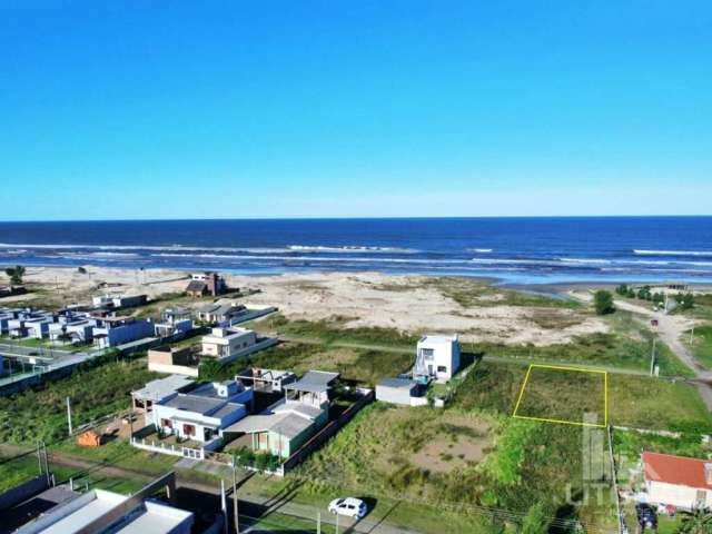 Terreno Pé na Areia com 360m²