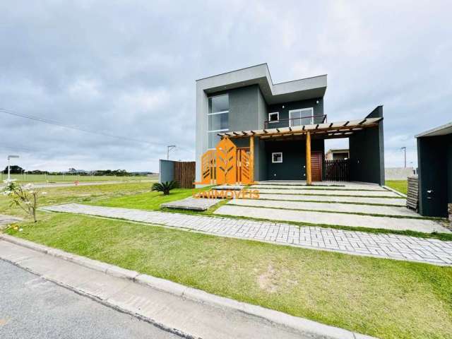 Casa em condomínio com quatro quartos sendo três suítes em Cabo frio