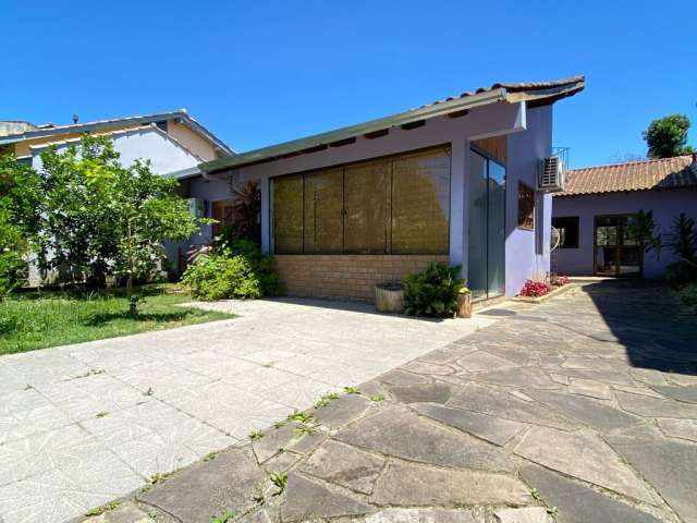 Linda casa espaçosa para alugar no Cantegril