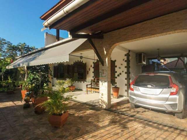 Casa com 4 dormitórios à venda, 321 m² por R$ 2.000.000,00 - Itaipu - Niterói/RJ